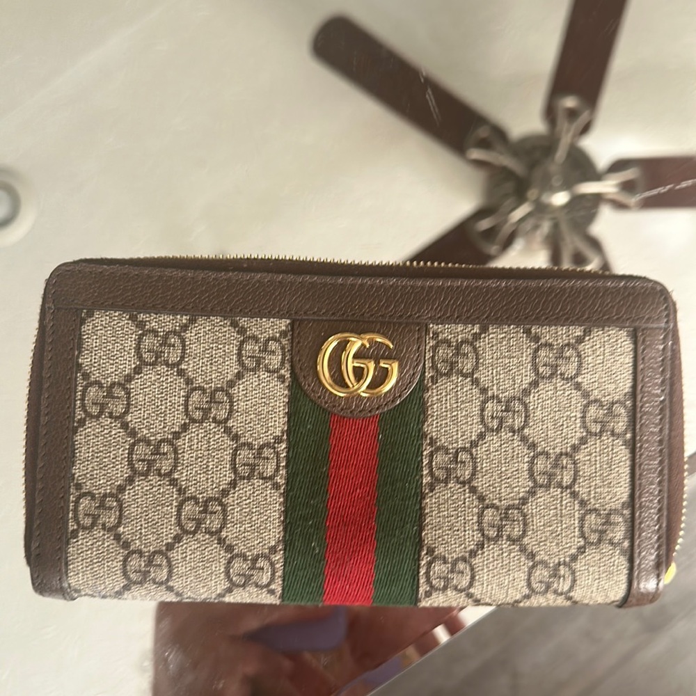 Gucci-Ophidia GG zip around wallet
